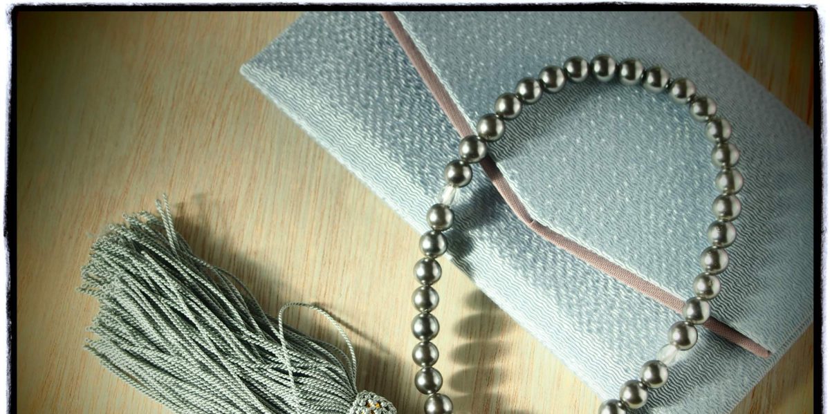 お位牌の選び方と心を込めた供養の意味